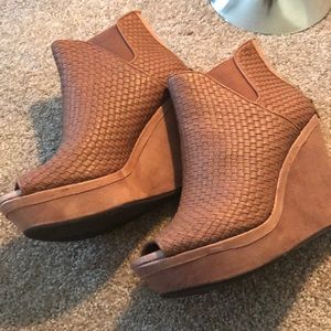 UGG Peep Toe Bootie, Excellent Condition